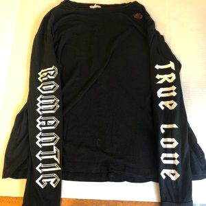 Black long sleeve shirt 🖤